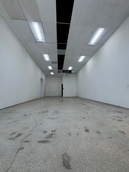 More Photos Of 4873-4877 Melrose Ave, Los Angeles Storefront For Lease