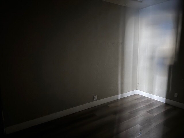 More Photos Of 22516 Ventura Blvd, Woodland Hills Freestanding For Sale