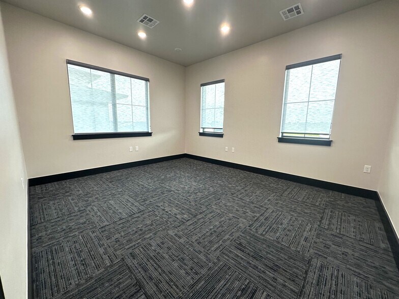 More Photos Of 14836 Gambels Trail Dr, Oklahoma City Medical For Lease