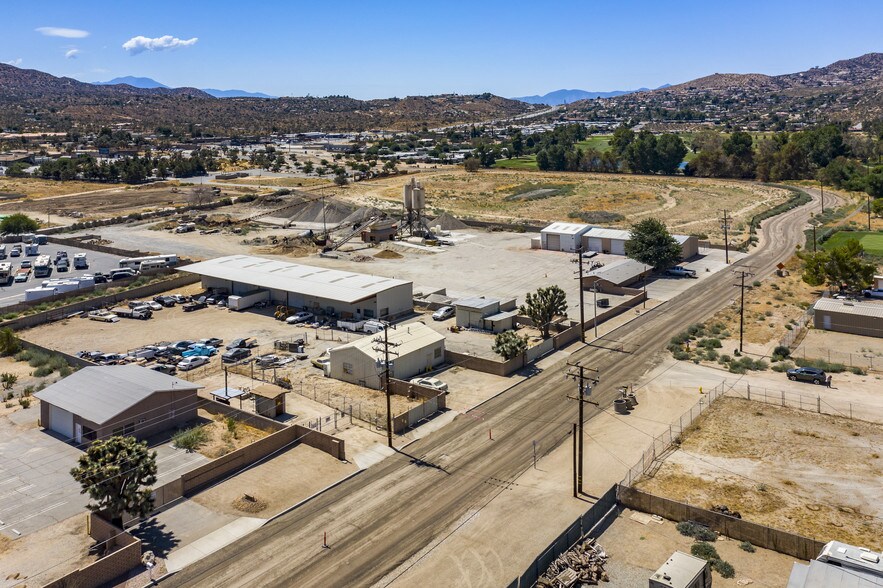 More Photos Of 55479 Yucca Trl, Yucca Valley Warehouse For Lease