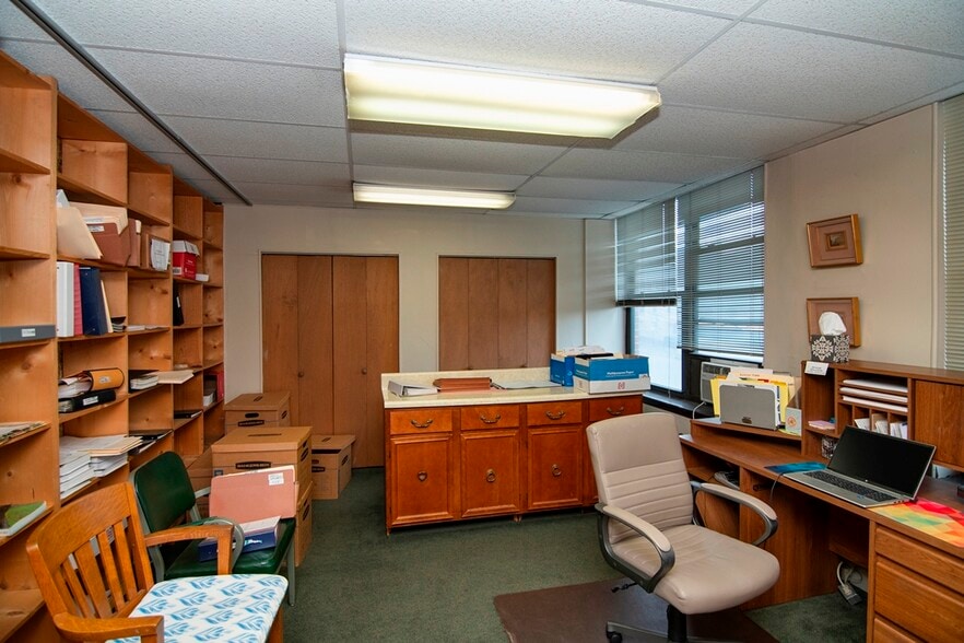 More Photos Of 207 S Heber St, Beckley Office For Sale