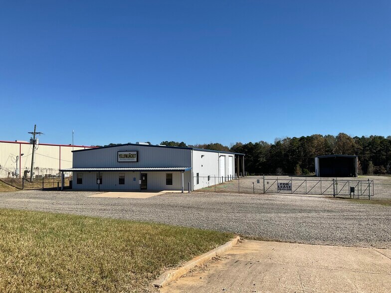 More Photos Of 211 Corporate Dr, Sibley Industrial For Lease