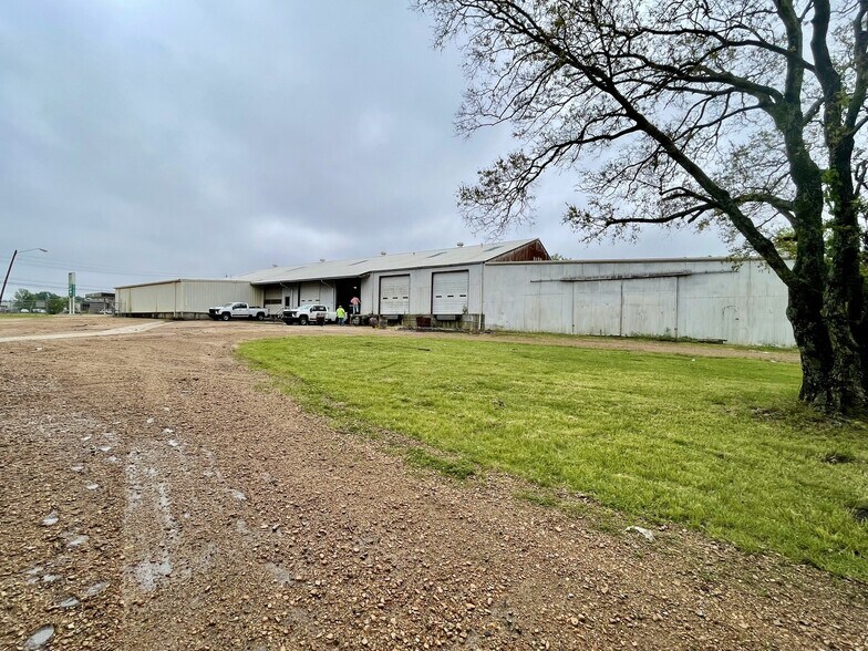 More Photos Of 2689 Livingston Rd, Jackson Warehouse For Sale