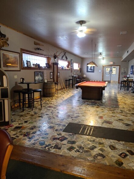 More Photos Of 120 S Echo St, Holdenville Bar For Sale