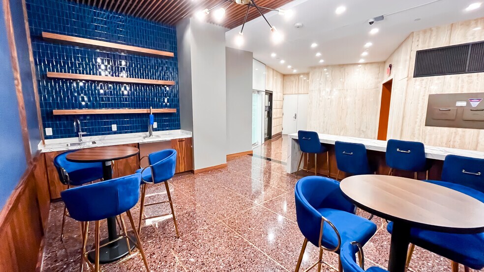 More Photos Of 1025 Connecticut Ave NW, Washington Office For Lease