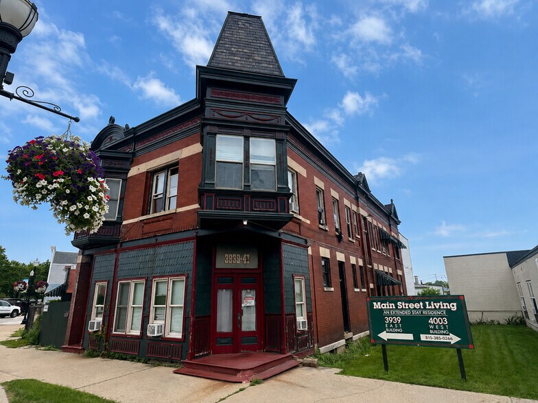Primary Photo Of 3937-3939 Main St, McHenry Apartments For Sale