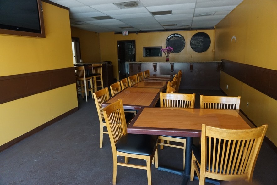 More Photos Of 840 Ralph David Abernathy Blvd SW, Atlanta Storefront For Lease