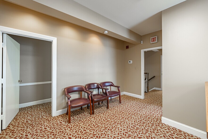 More Photos Of 223-225 N Washington St, Alexandria Office For Lease