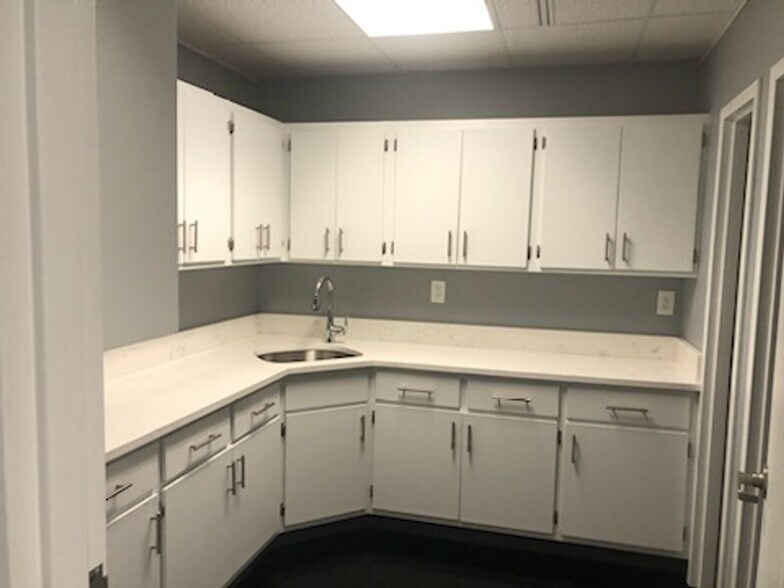 More Photos Of 6731 Ridge Rd, Parma Medical For Sale