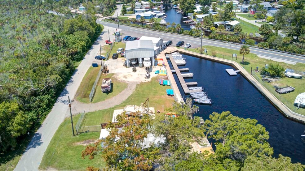 More Photos Of 7154 Shoal Line Blvd, Spring Hill Marina For Sale