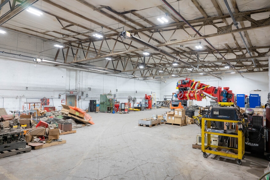 More Photos Of 2424 Columbus Rd, Springfield Warehouse For Sale