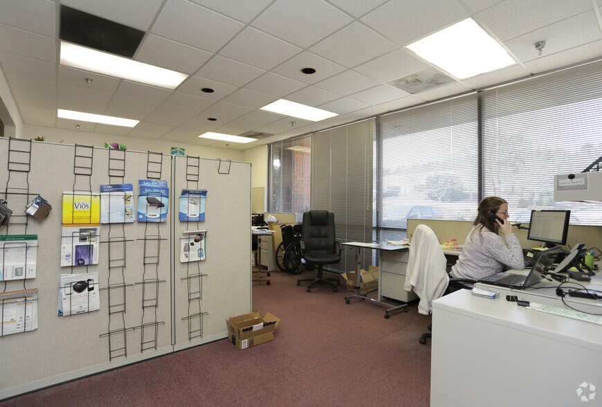 More Photos Of 225 Curie Dr, Alpharetta Light Distribution For Lease