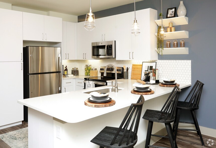 More Photos Of 195 W Davis St, Dallas Apartments For Lease