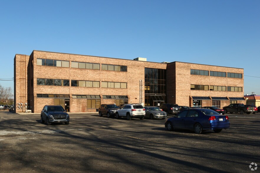 More Photos Of 215-217 W Ann Arbor Rd, Plymouth Office For Lease