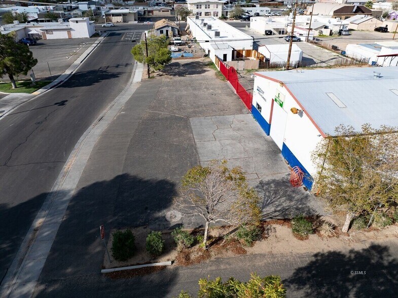 More Photos Of 120 S Warner St, Ridgecrest Auto Repair For Sale