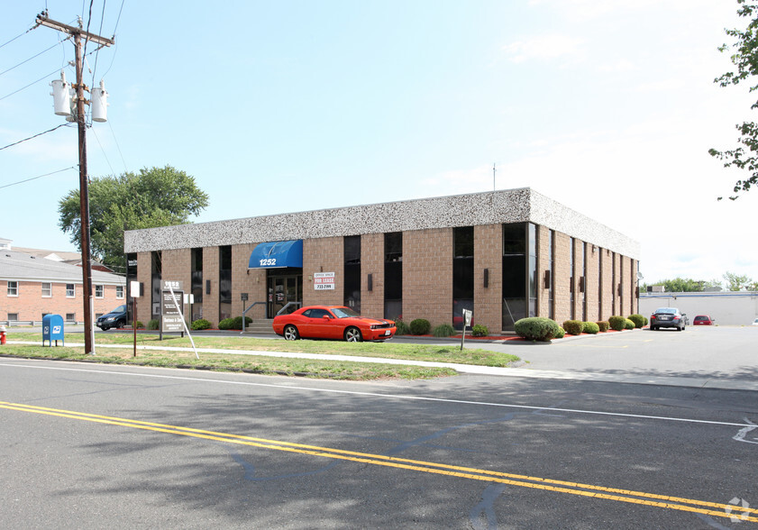 Primary Photo Of 1252 Elm St, West Springfield Office For Lease