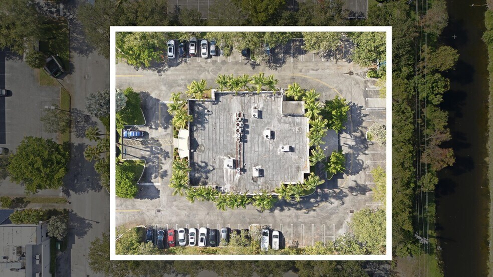 More Photos Of 8527 Pines Blvd, Pembroke Pines Office For Sale