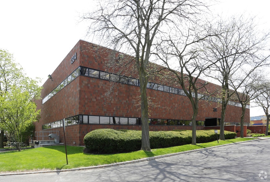 More Photos Of 1304 Buckley Rd, Syracuse Medical For Lease
