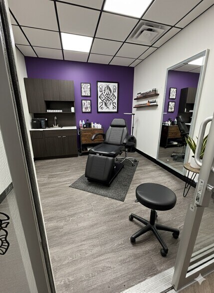 More Photos Of 5020 Park Ave, Memphis Coworking Space