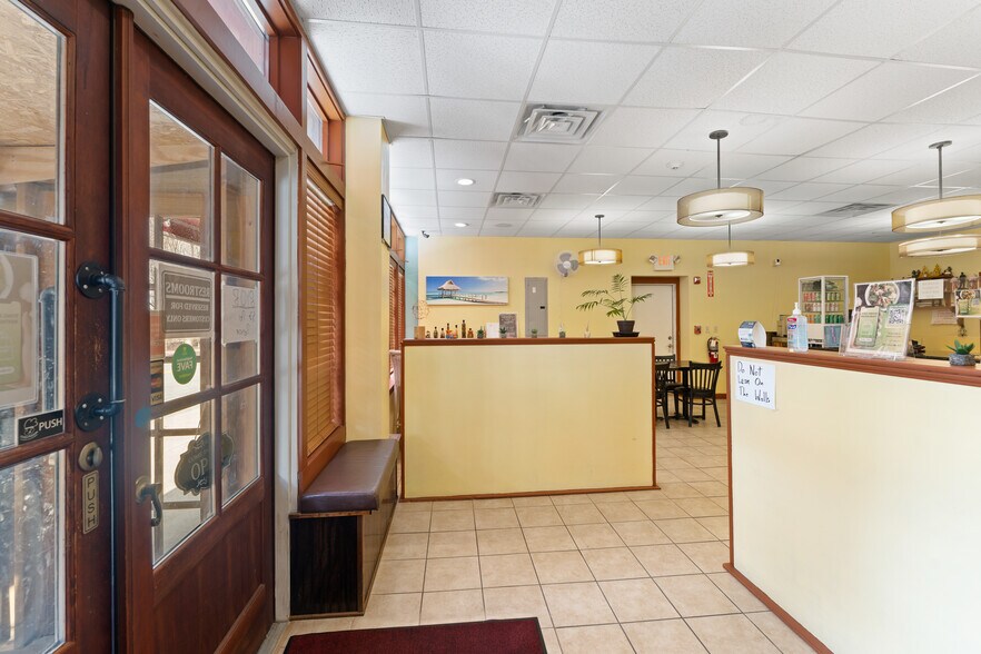 More Photos Of 382 Thames St, Bristol Freestanding For Sale