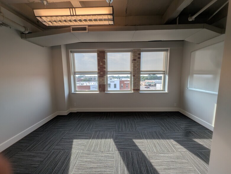 More Photos Of 219 N Main St, Bryan Office For Lease