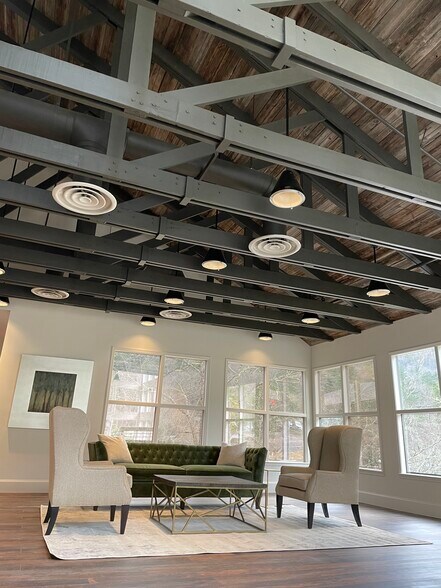 More Photos Of 70 Sapphire Valley Rd, Sapphire Apartments For Sale