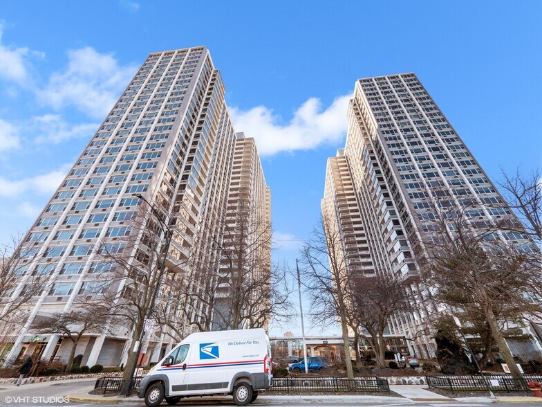 Primary Photo Of 4250 N Marine Dr, Chicago Apartments For Sale