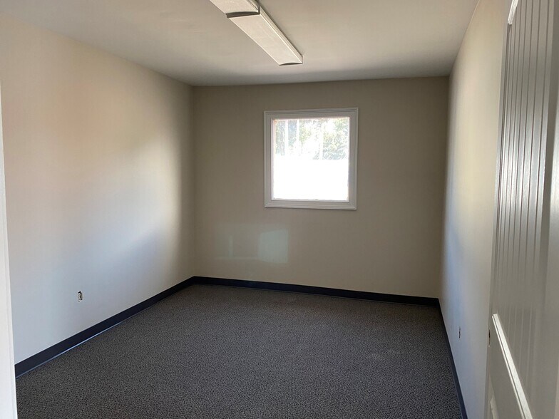 More Photos Of 951 Carl Vinson Pky, Centerville Office For Lease