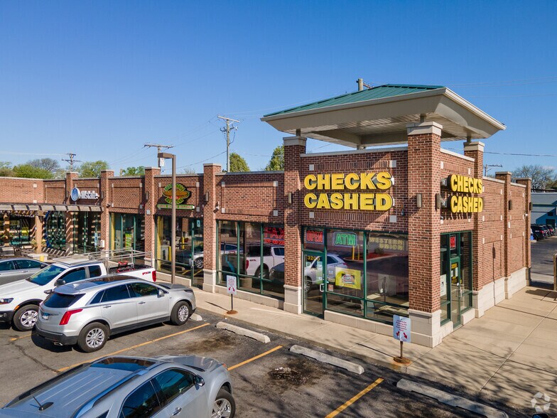 More Photos Of 3200-3224 W 95th St, Evergreen Park General Retail For Lease