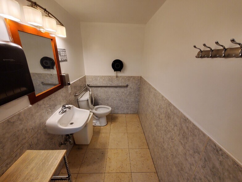 More Photos Of 38-34 Parsons Blvd, Flushing Medical For Sale