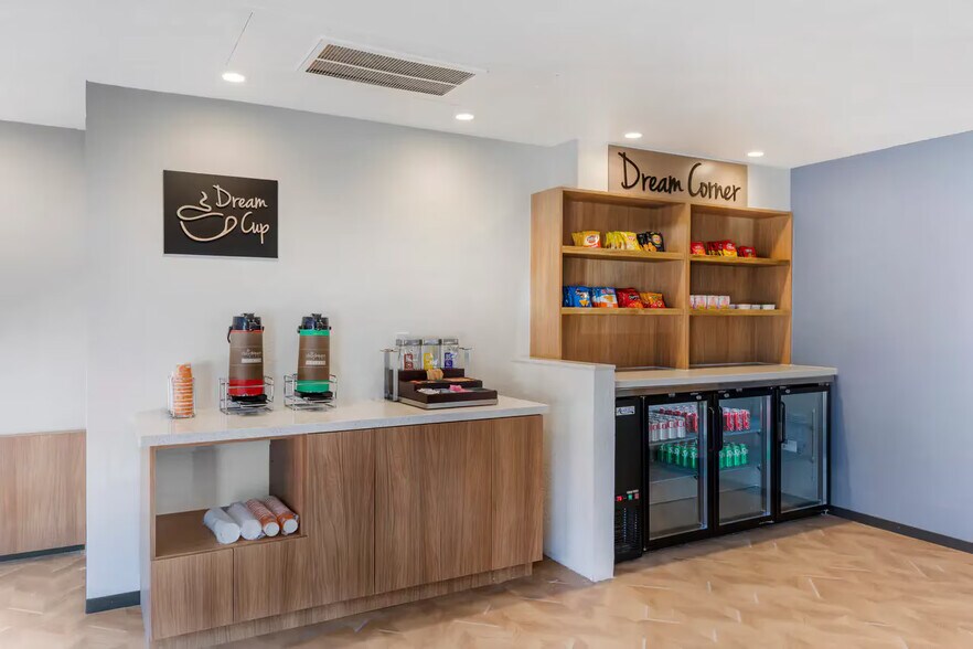 More Photos Of 1439 N Highway 67, Cedar Hill Hotel For Sale