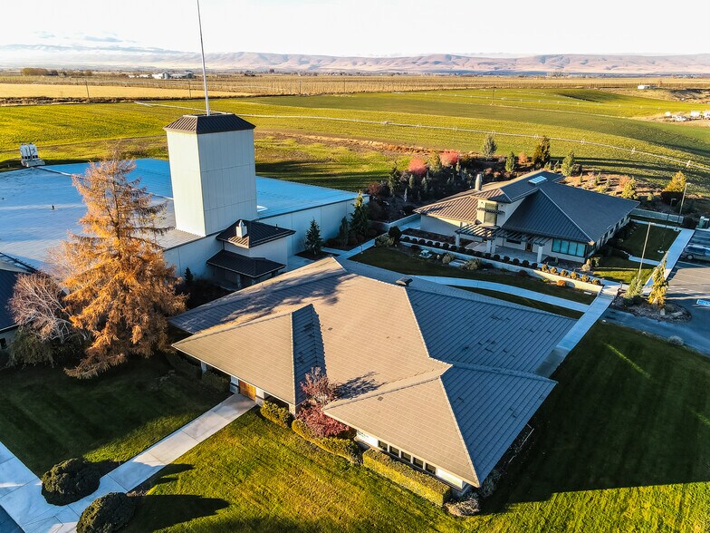 Primary Photo Of 11793 Fort Rd, White Swan Manufacturing For Sale