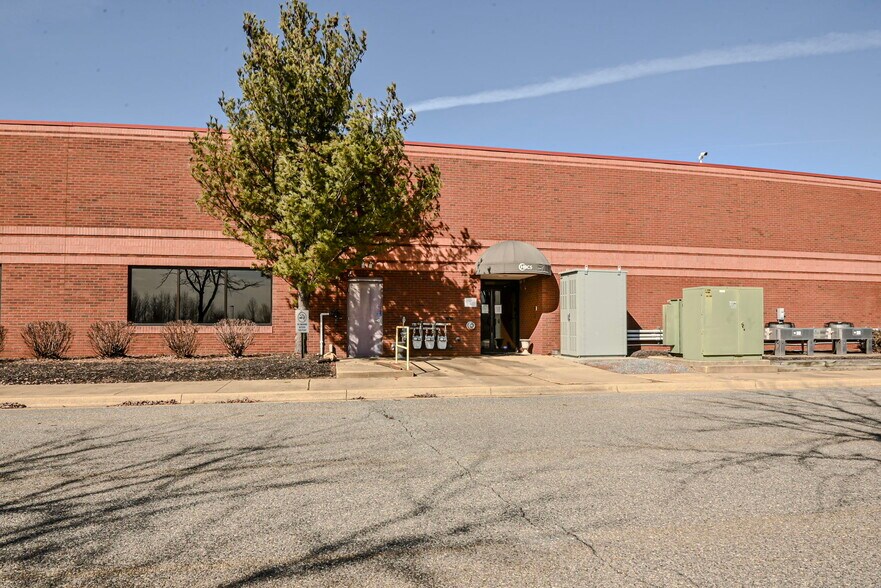 More Photos Of 118 Lukens Dr, New Castle Unknown For Lease