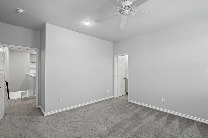 More Photos Of 2611 McCart Ave, Fort Worth Apartments For Sale