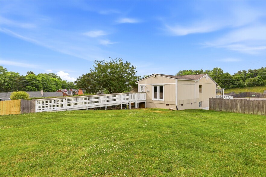 More Photos Of 9229 Middlebrook Pike, Knoxville Specialty For Sale