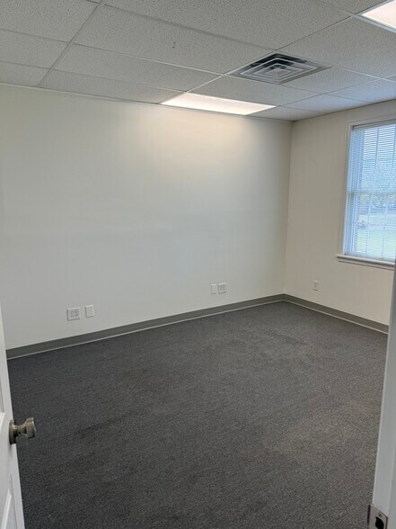 More Photos Of 23127 Three Notch Rd, California Office For Lease