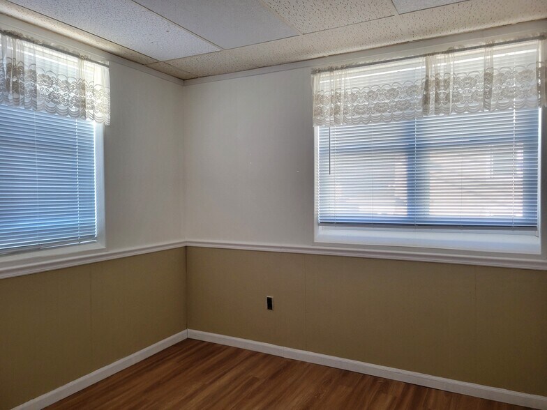 More Photos Of 419 Market St, Lykens Medical For Sale