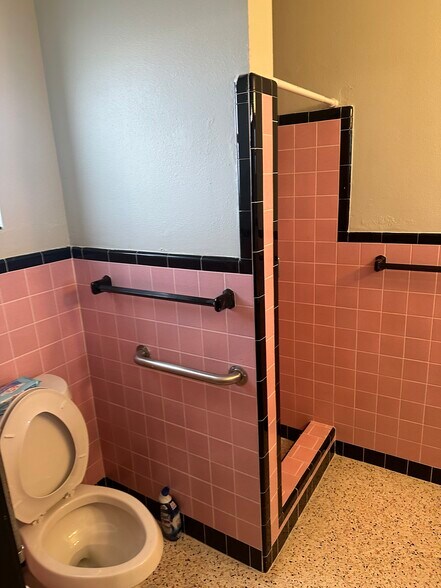 More Photos Of 3111 26th St W, Bradenton Flex For Sale