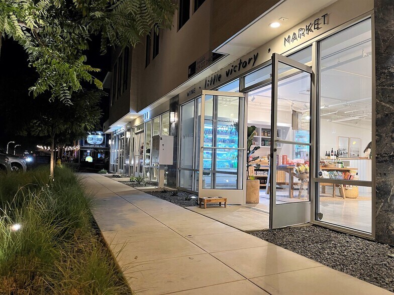 More Photos Of 960 S Coast Highway 101, Encinitas Storefront For Sale