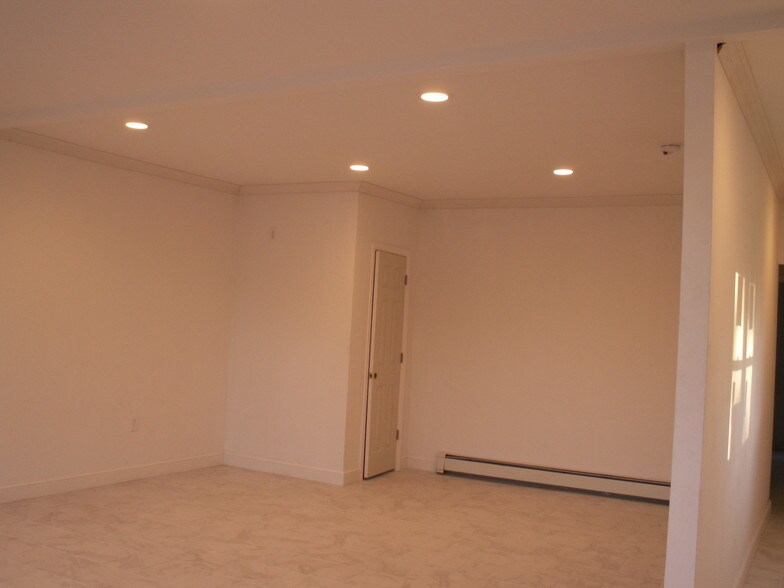 More Photos Of 760-764 Middle Country Rd, Selden General Retail For Lease