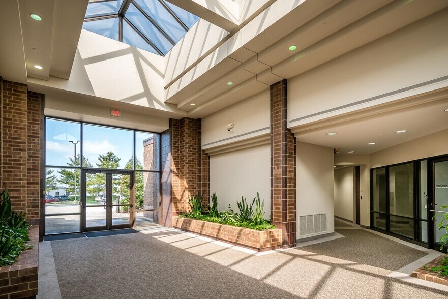 More Photos Of 11492 Bluegrass Pky, Louisville Office For Lease