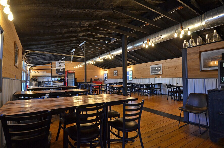 More Photos Of 818 N Shabbona St, Streator Restaurant For Sale