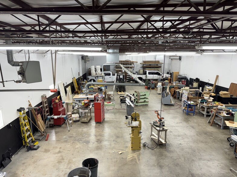 More Photos Of 16131 College Oak Dr, San Antonio Warehouse For Lease