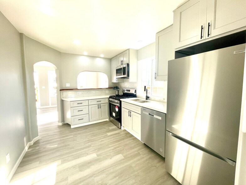 More Photos Of 7550 Sandholdt Rd, Moss Landing Warehouse For Sale