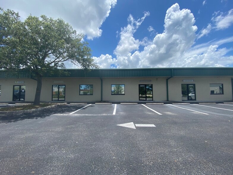 More Photos Of 8221-8239 Blaikie Ct, Sarasota Warehouse For Sale