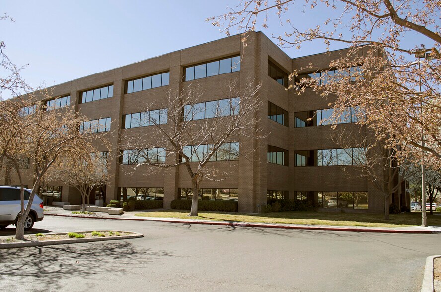 More Photos Of 6200 Uptown Blvd NE, Albuquerque Office For Lease