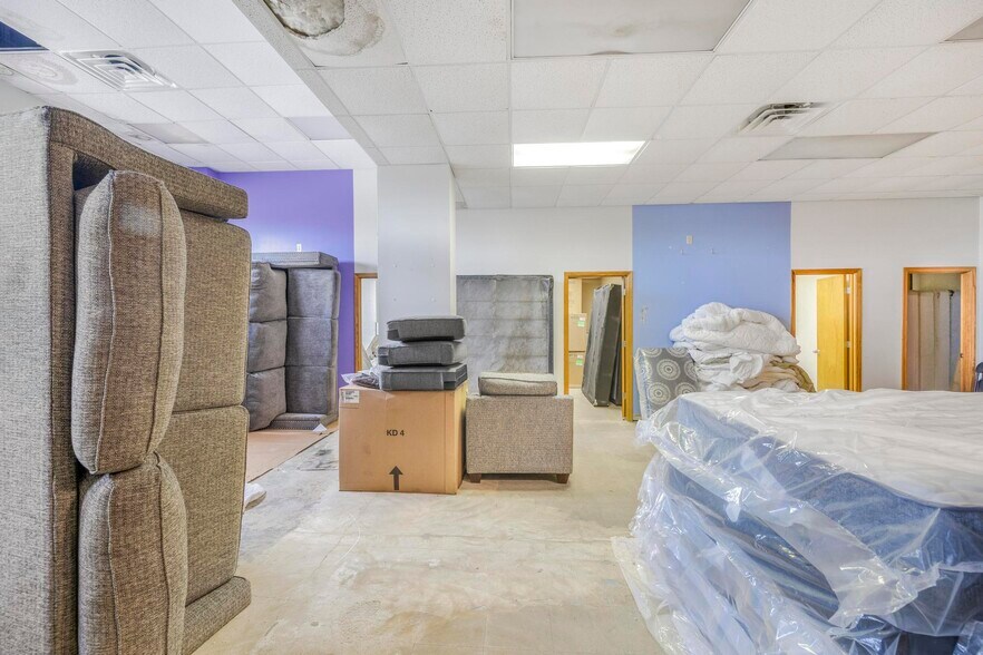 More Photos Of 1250 W I-65 Service Rd S, Mobile Warehouse For Sale