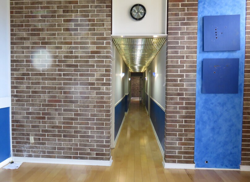 More Photos Of 640 N Peninsula Dr, Daytona Beach Office For Sale