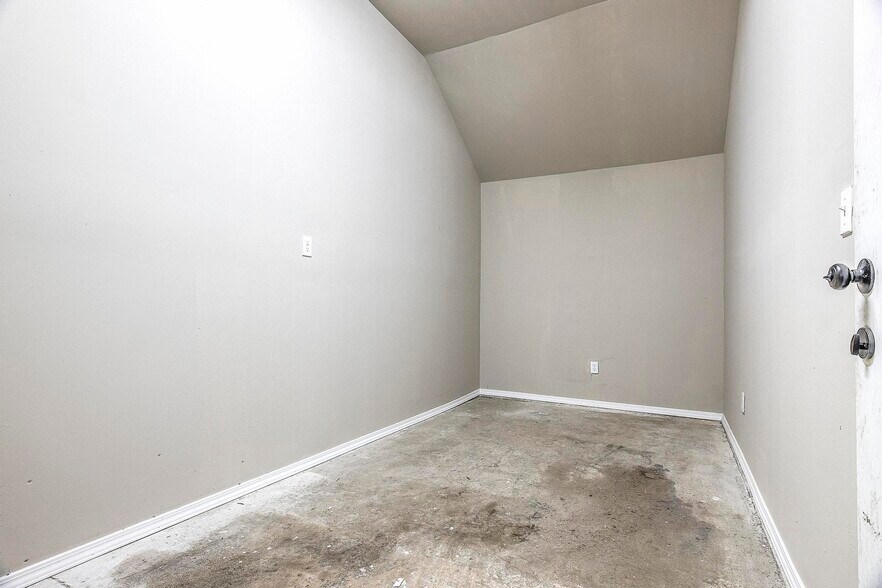More Photos Of 6937 Perris Hill Park Rd, San Bernardino Industrial For Sale