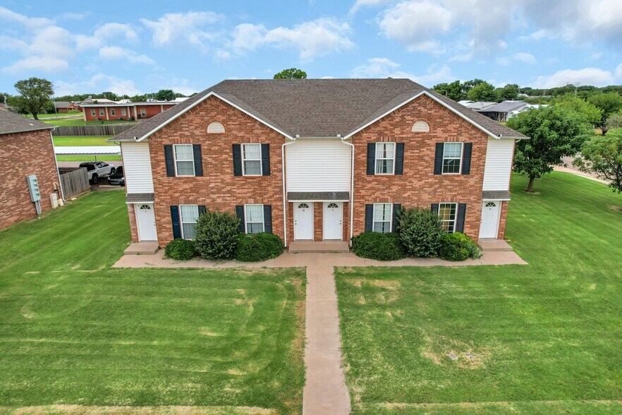 More Photos Of 1501 Wade St, Sayre Apartments For Sale